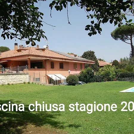 Vacanze Romane Olgiata Bed & Breakfast *